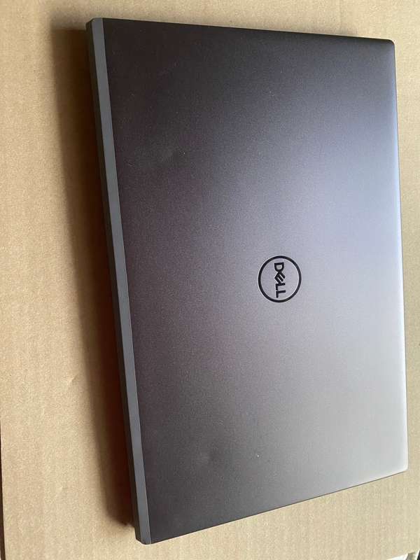 NVIDIA GEFORCE  MX330 DELL Vostro 5502 CORE  i7-1165G7  16 GB DDR4  512 GB SSD  GPU 15.6`*8 GB RAM